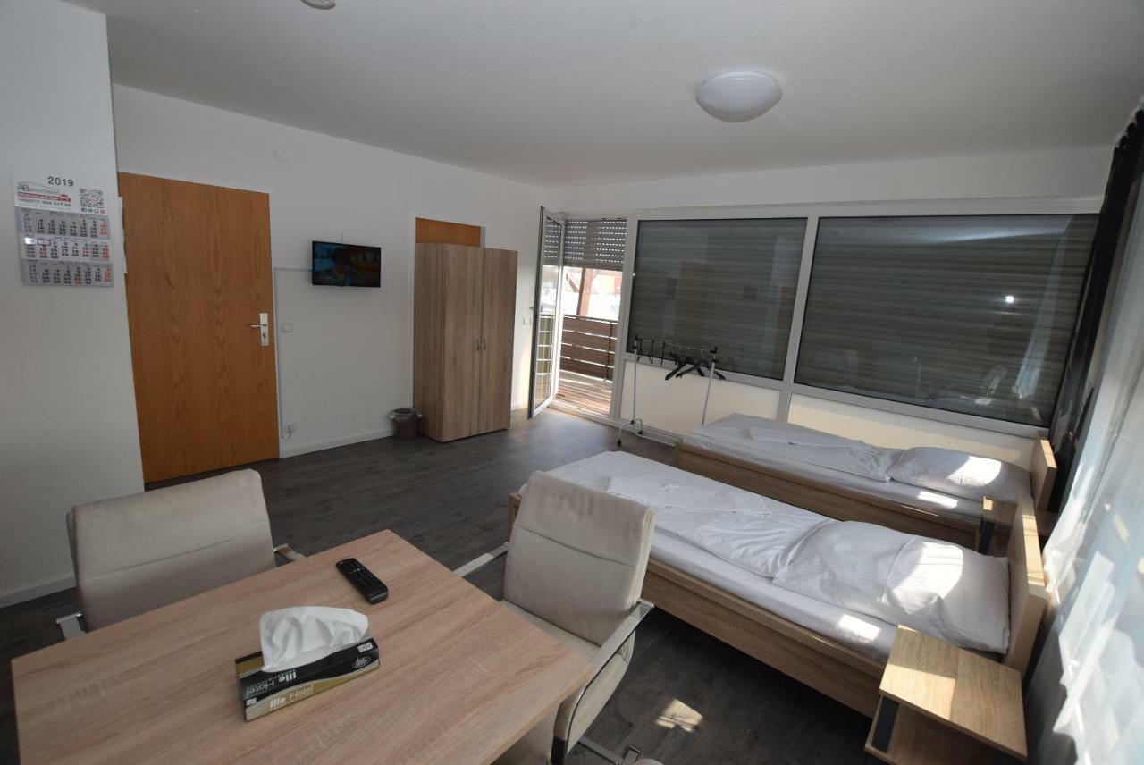 Monteurzimmer Messe Airport Wolfschlugen Εξωτερικό φωτογραφία