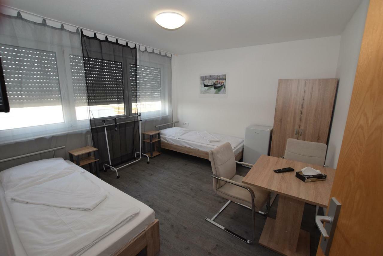 Monteurzimmer Messe Airport Wolfschlugen Εξωτερικό φωτογραφία