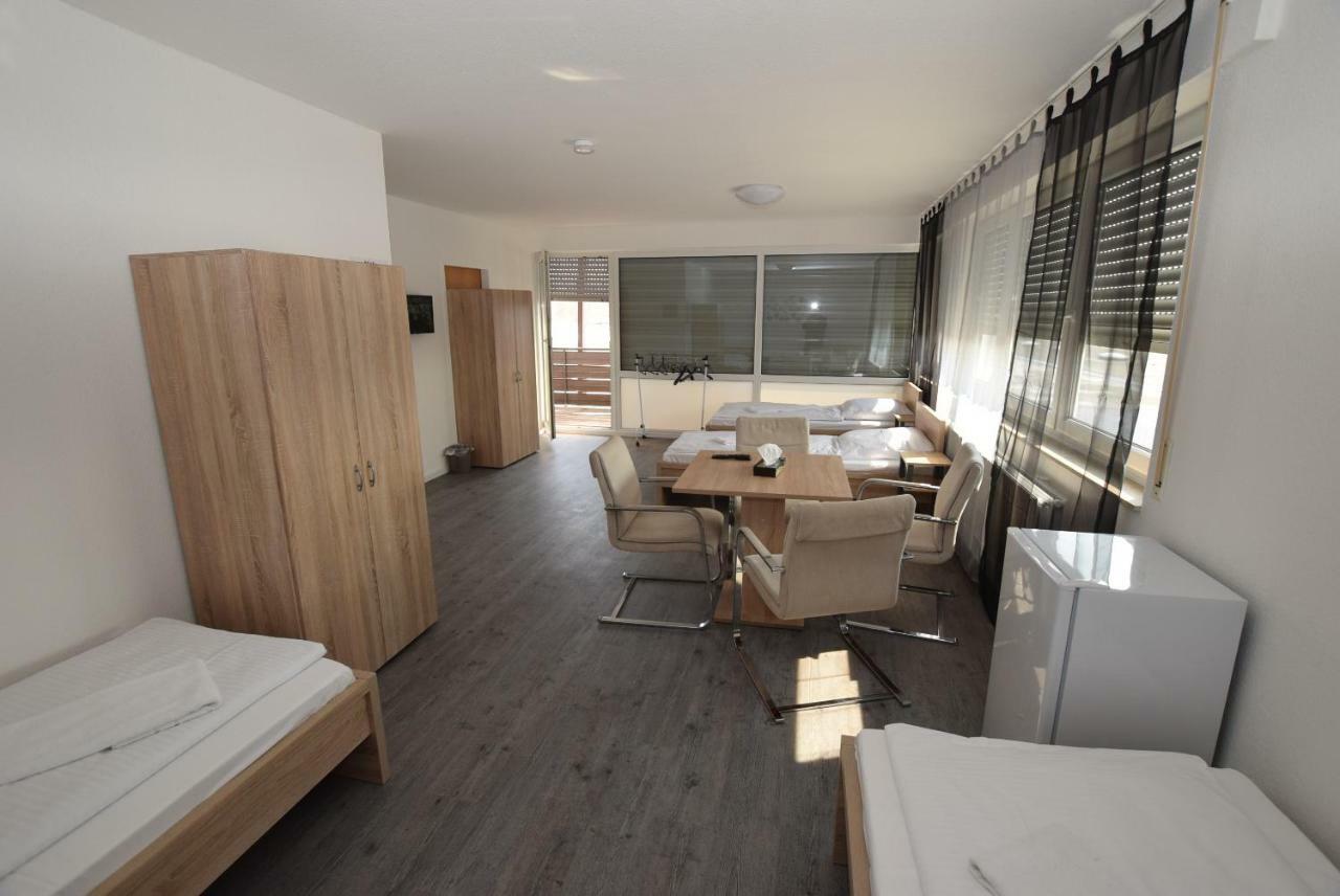 Monteurzimmer Messe Airport Wolfschlugen Εξωτερικό φωτογραφία