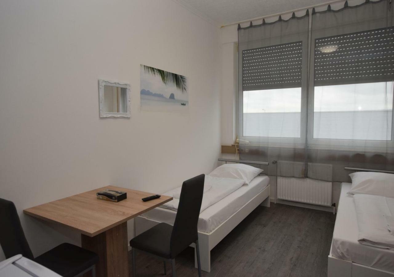 Monteurzimmer Messe Airport Wolfschlugen Εξωτερικό φωτογραφία